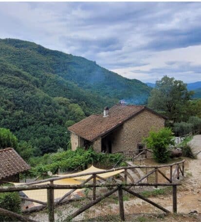 Agriturismo Pian di Fiume con vista panoramica sulla Val di Lima