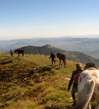 trekking a cavallo alpi apuane