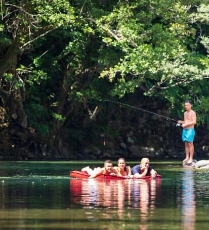 Tubing e pesca sul fiume Lima in Toscana