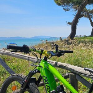 Panorama mozzafiato del tour in e-bike da Perelli a Follonica sulla Costa degli Etruschi