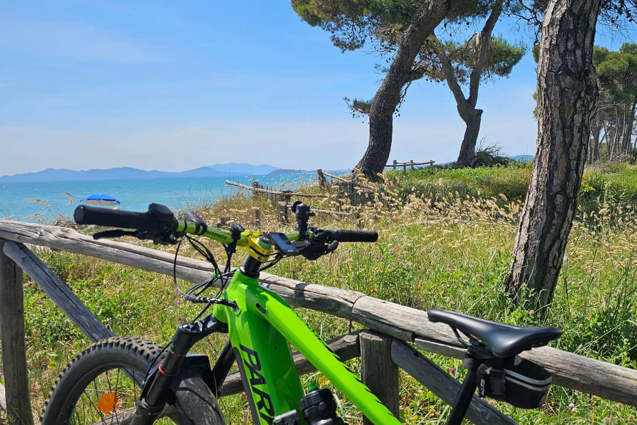 Tour in e-bike sulla Costa Est del Golfo di Piombino tra Perelli e Follonica